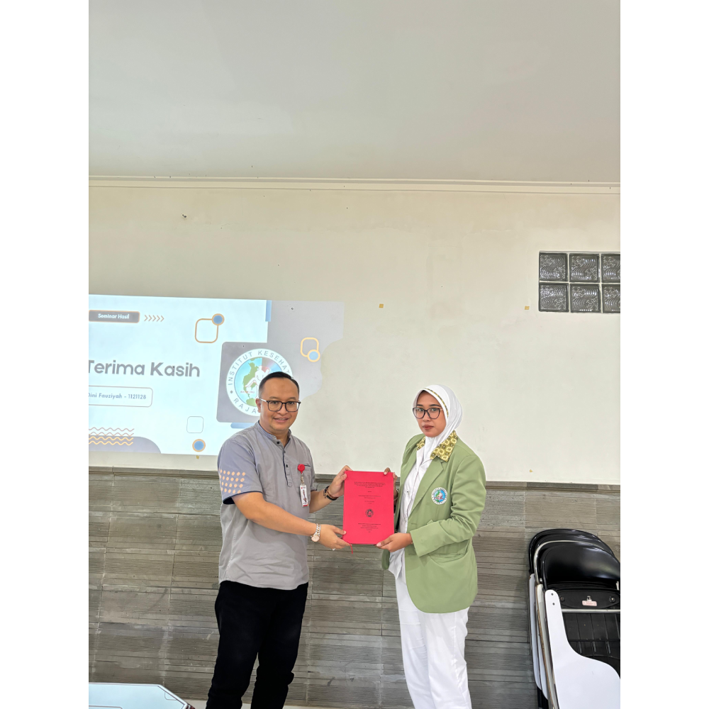 >Diseminasi Skripsi Mahasiswa Institut Kesehatan Rajawali Bandung di RSU Holistic Purwakarta